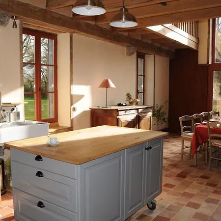 Casa vacanze Le Refuge De Théoline Lathus St Remy